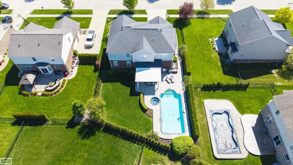 48231 Long Leaf Drive Macomb Township MI 48044
