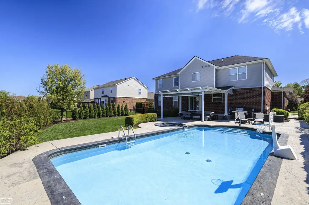 48231 Long Leaf Drive Macomb Township MI 48044