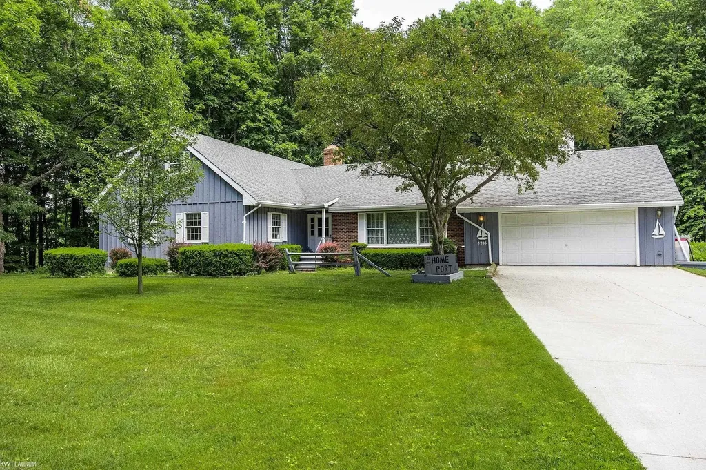 3285 Yorkshire Drive Port Huron Charter Township MI 48060