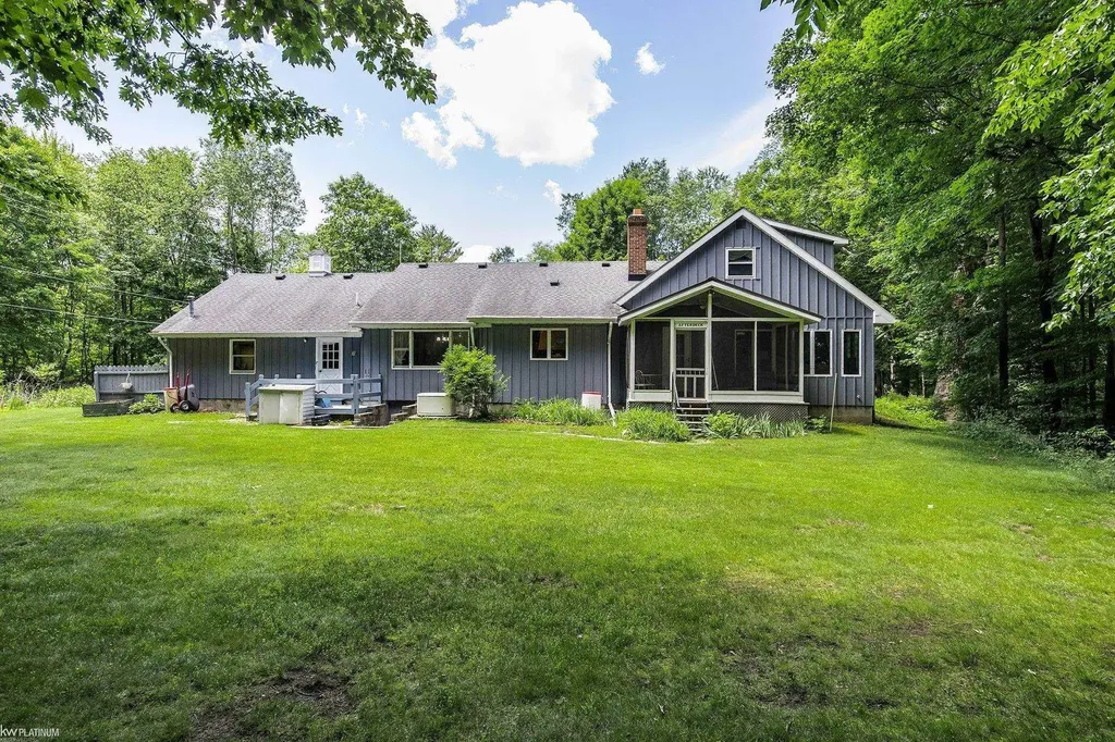 3285 Yorkshire Drive Port Huron Charter Township MI 48060