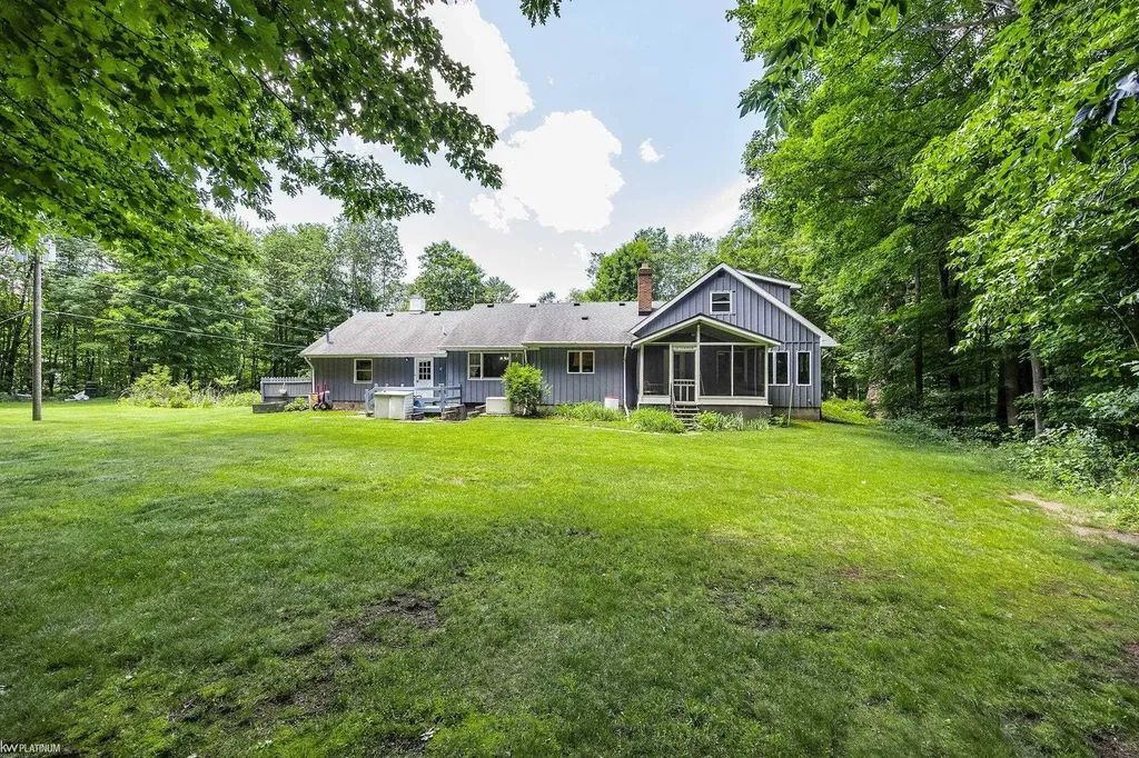 3285 Yorkshire Drive Port Huron Charter Township MI 48060
