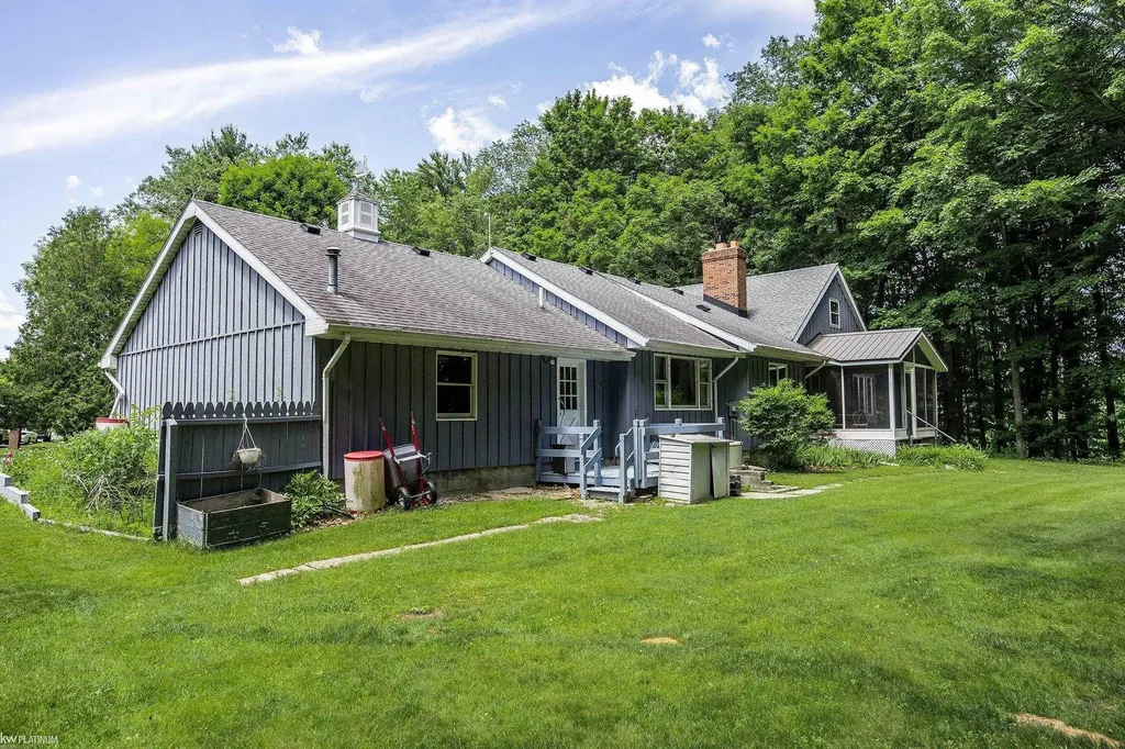 3285 Yorkshire Drive Port Huron Charter Township MI 48060