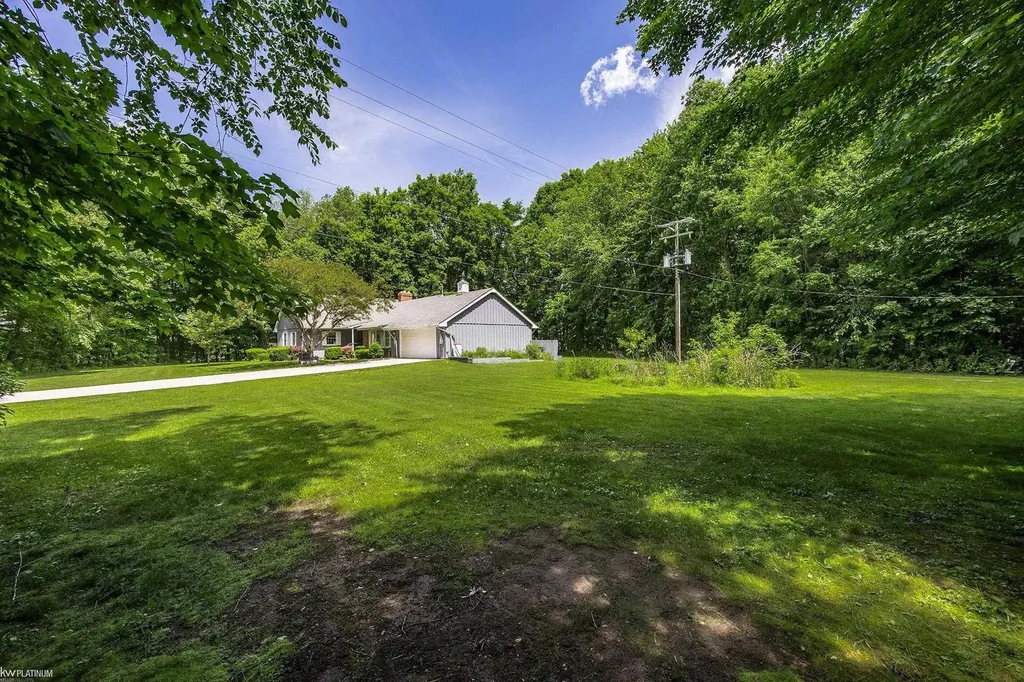3285 Yorkshire Drive Port Huron Charter Township MI 48060