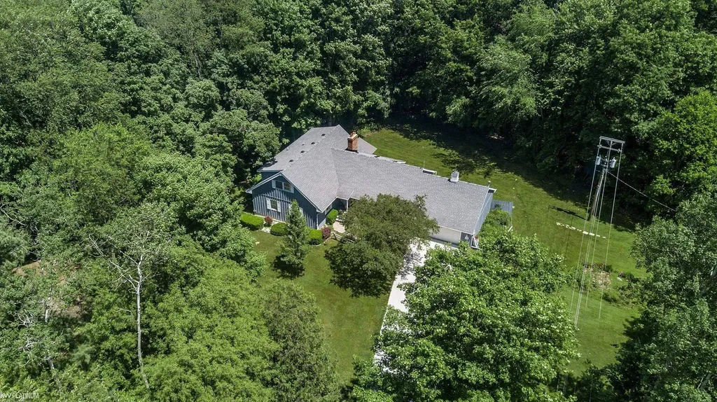 3285 Yorkshire Drive Port Huron Charter Township MI 48060