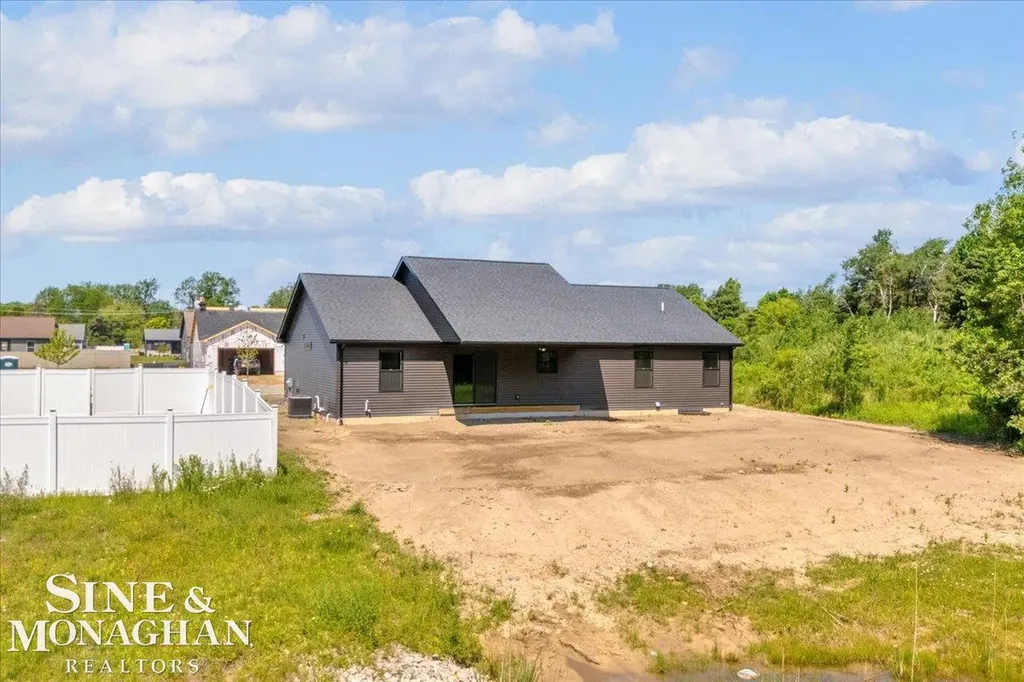 183 Nevada Avenue Marysville City MI 48040