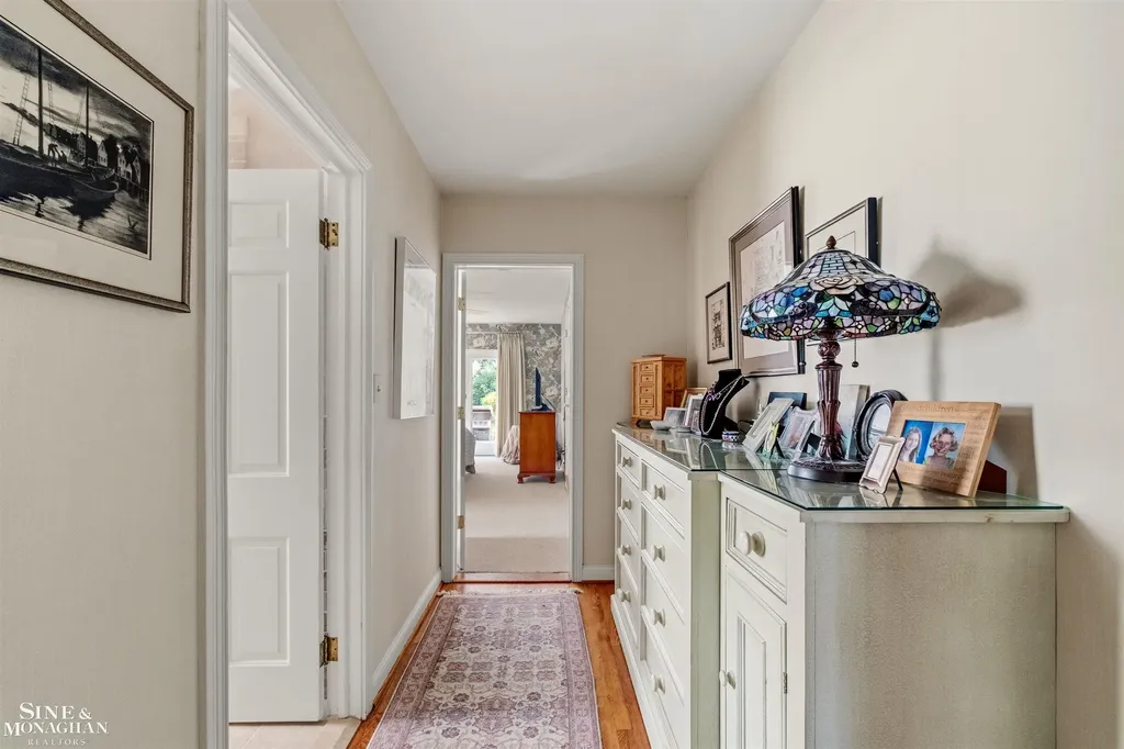 83 Hawthorne Road Village Of Grosse Pointe Shores City MI 48236