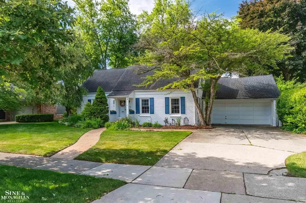83 Hawthorne Road Village Of Grosse Pointe Shores City MI 48236