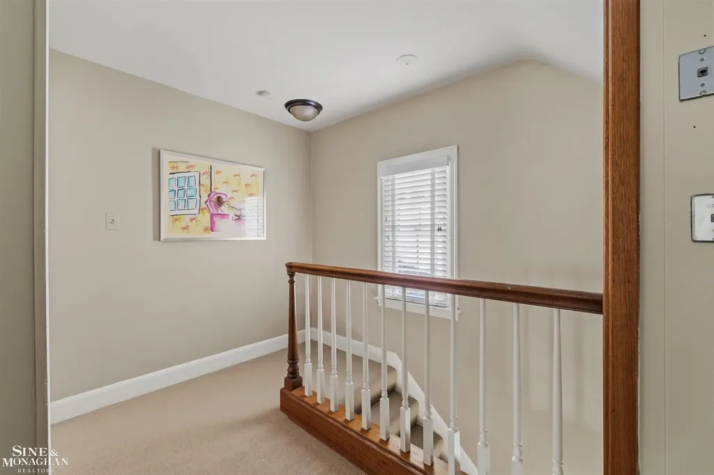 83 Hawthorne Road Village Of Grosse Pointe Shores City MI 48236