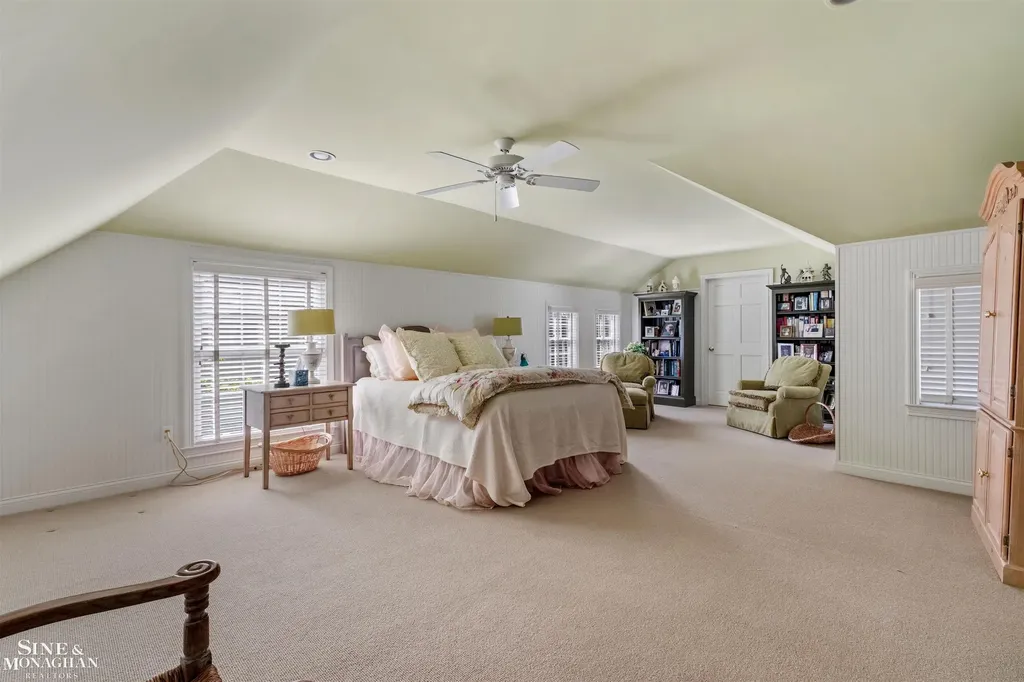 83 Hawthorne Road Village Of Grosse Pointe Shores City MI 48236