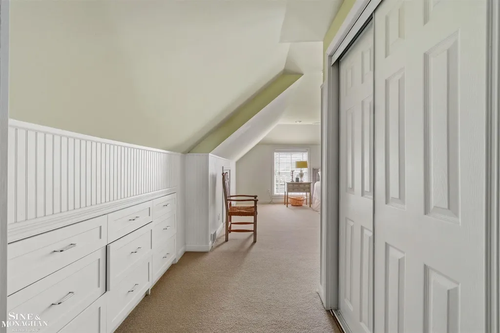 83 Hawthorne Road Village Of Grosse Pointe Shores City MI 48236