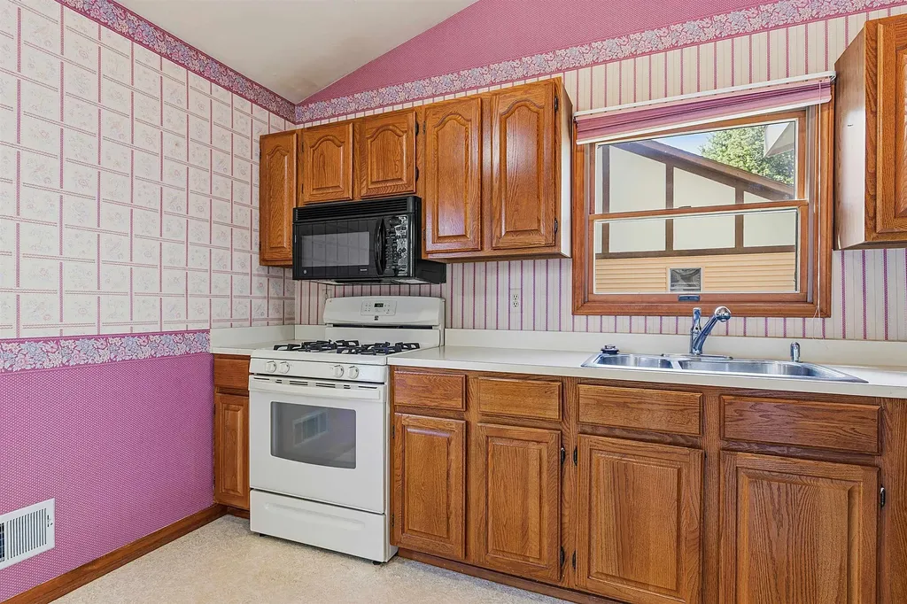 514 Rochelle Court East China Township MI 48054