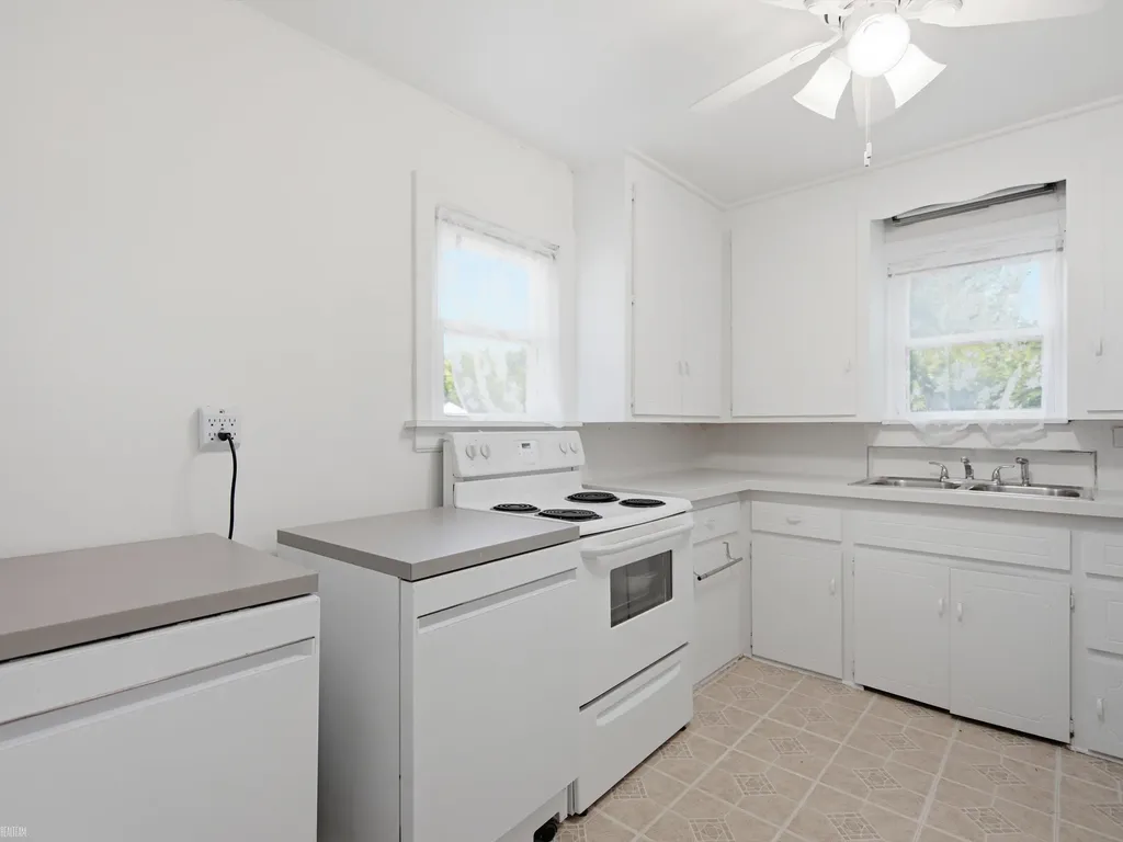 15638 Evergreen Avenue Eastpointe City MI 48021