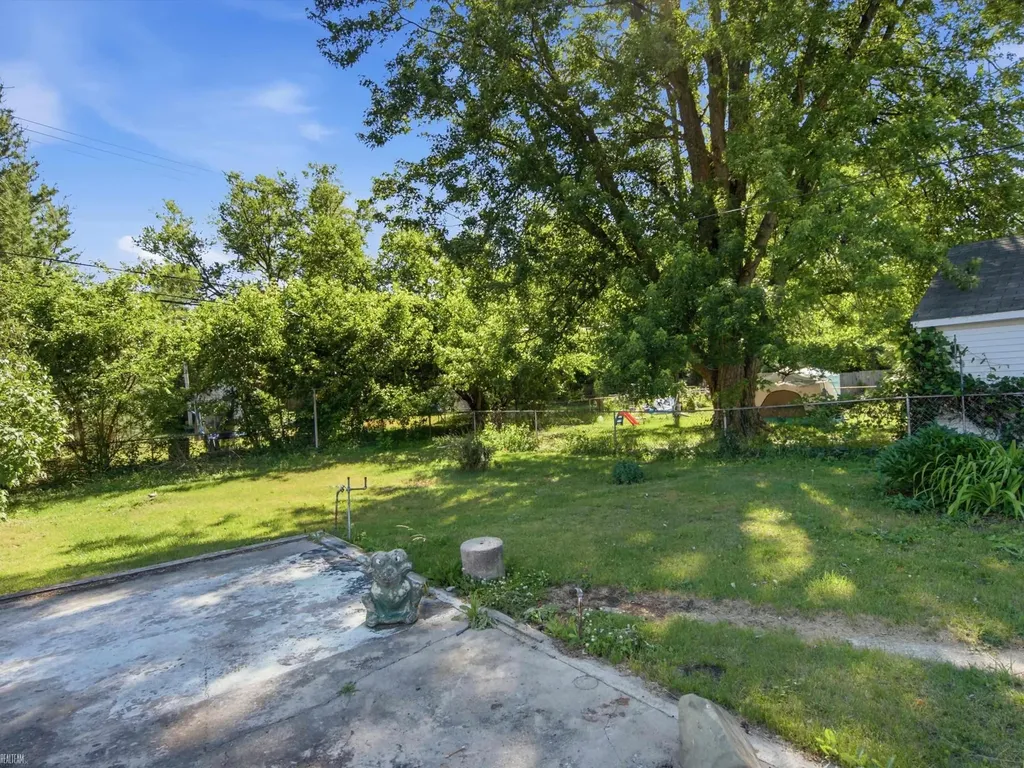 15638 Evergreen Avenue Eastpointe City MI 48021