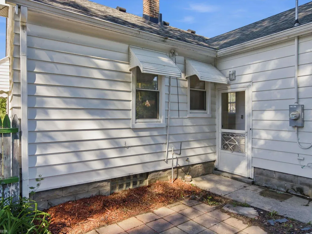 15638 Evergreen Avenue Eastpointe City MI 48021