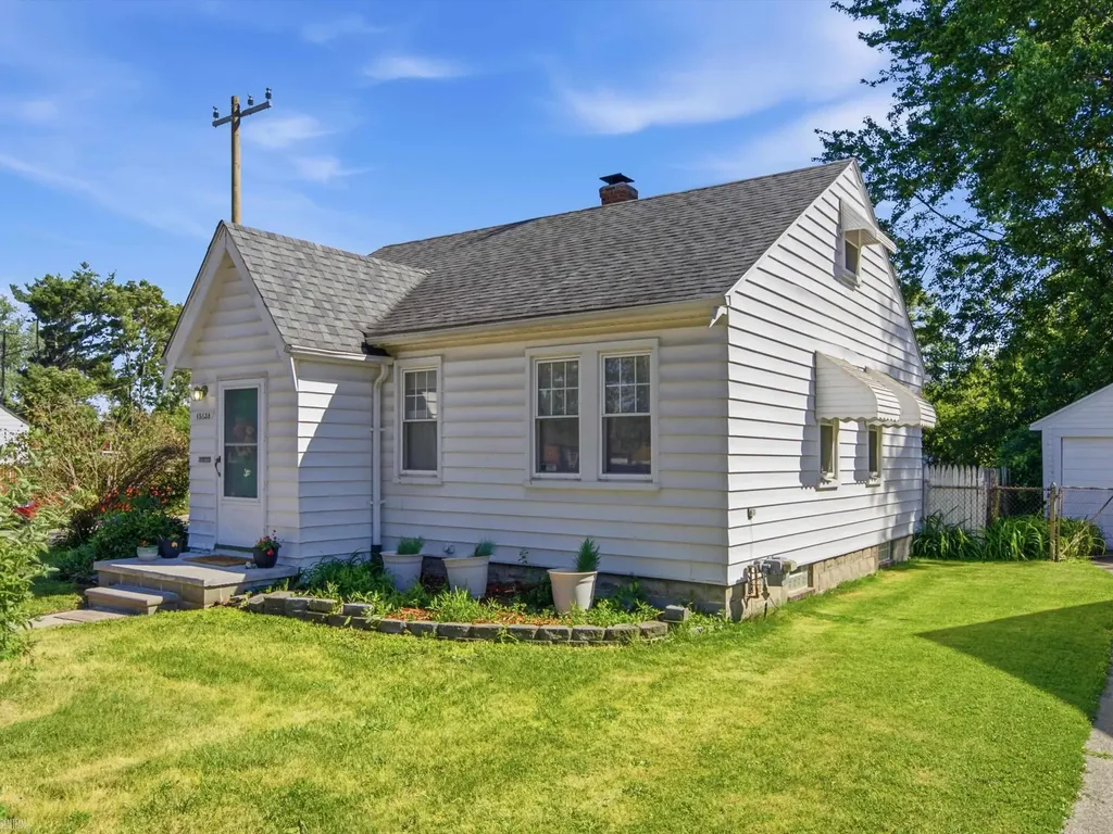15638 Evergreen Avenue Eastpointe City MI 48021