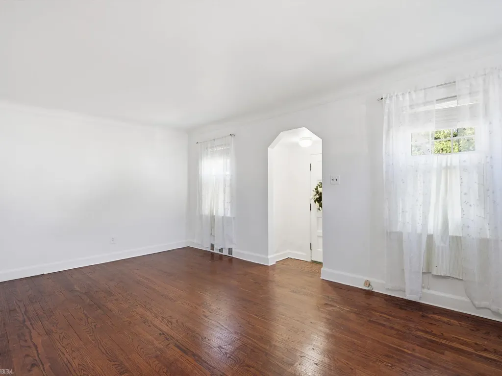 15638 Evergreen Avenue Eastpointe City MI 48021