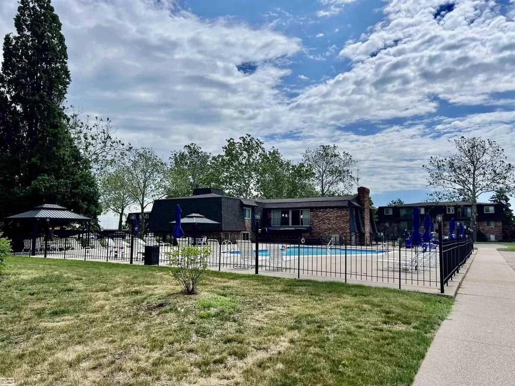 532 Riviera Drive St. Clair Shores City MI 48080