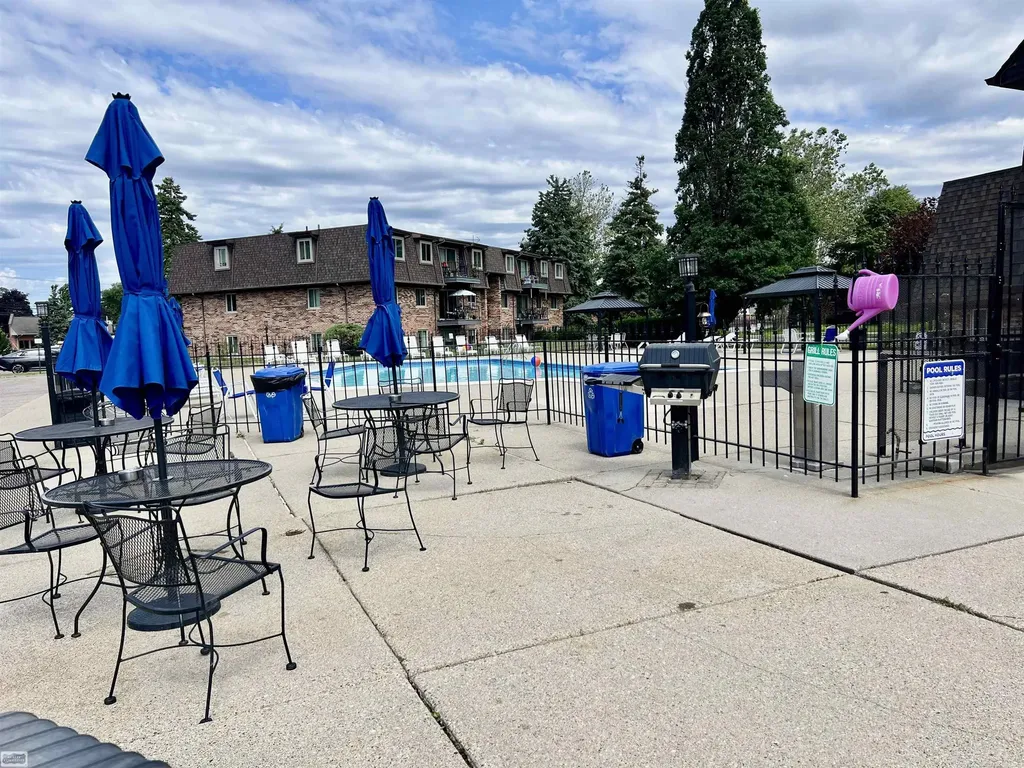 532 Riviera Drive St. Clair Shores City MI 48080