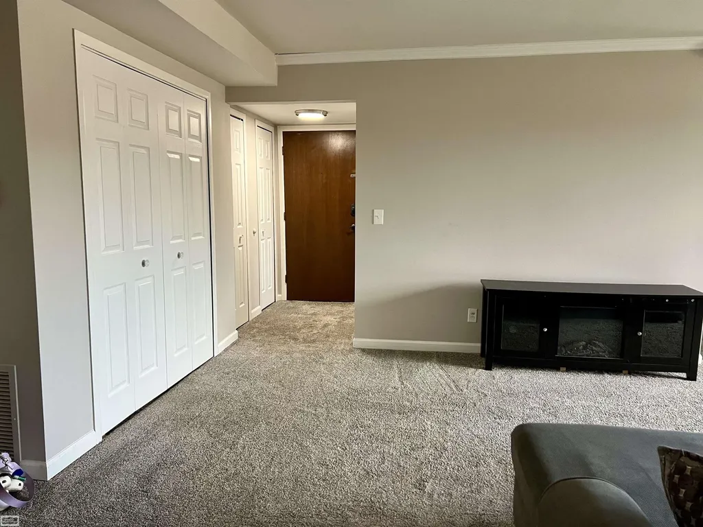 532 Riviera Drive St. Clair Shores City MI 48080