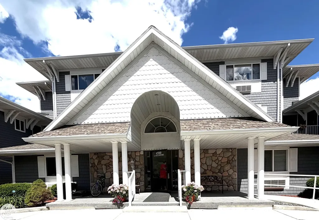 4500 Lakeshore Road Fort Gratiot Charter Township MI 48059