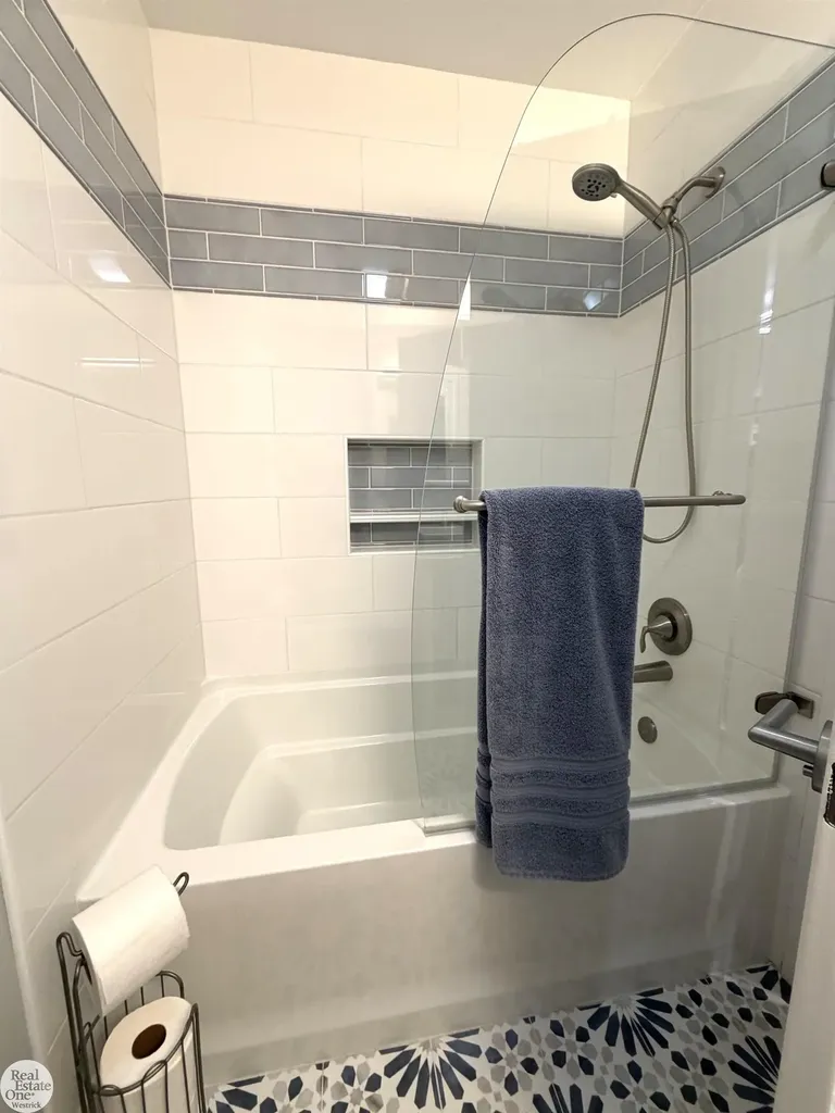 4500 Lakeshore Road Fort Gratiot Charter Township MI 48059