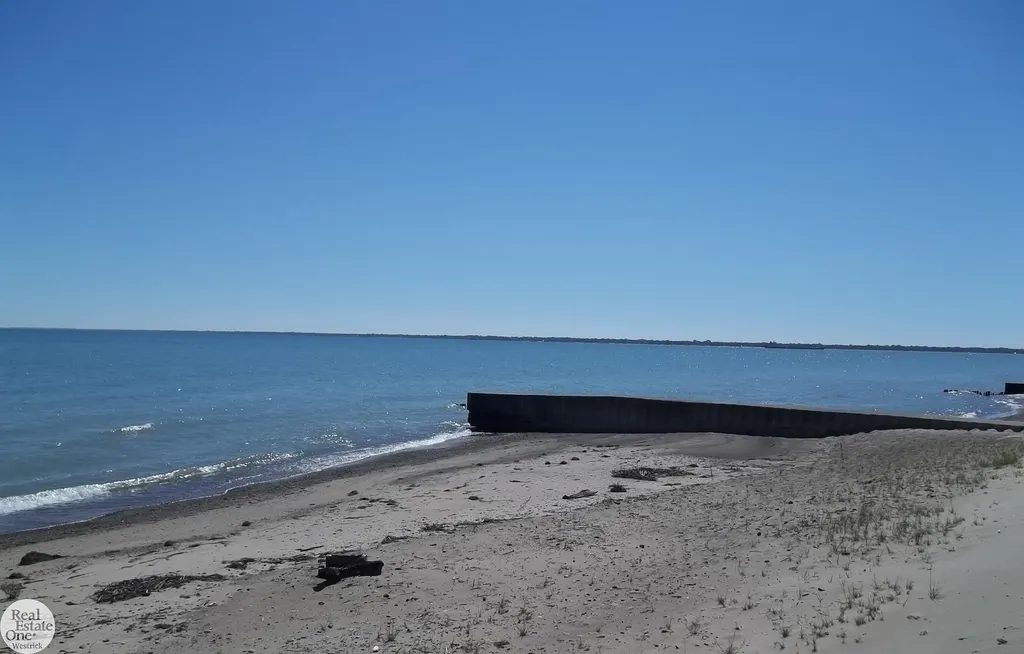 4500 Lakeshore Road Fort Gratiot Charter Township MI 48059
