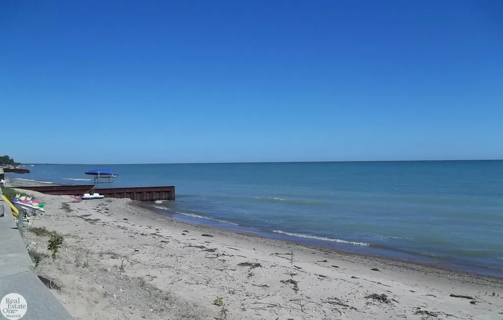 4500 Lakeshore Road Fort Gratiot Charter Township MI 48059