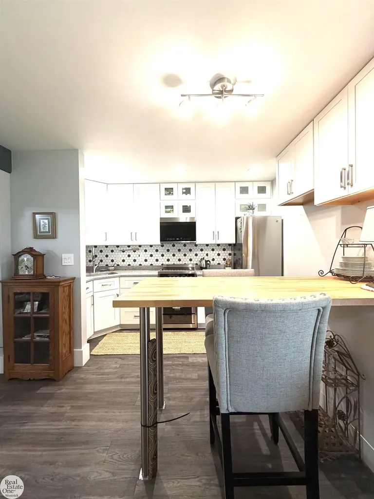 4500 Lakeshore Road Fort Gratiot Charter Township MI 48059