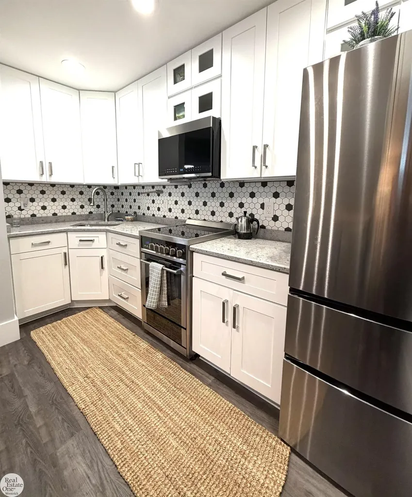 4500 Lakeshore Road Fort Gratiot Charter Township MI 48059