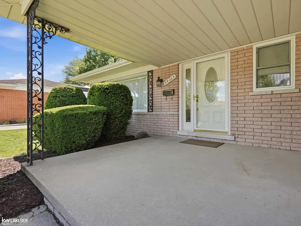 34265 Greentrees Road Sterling Heights City MI 48312