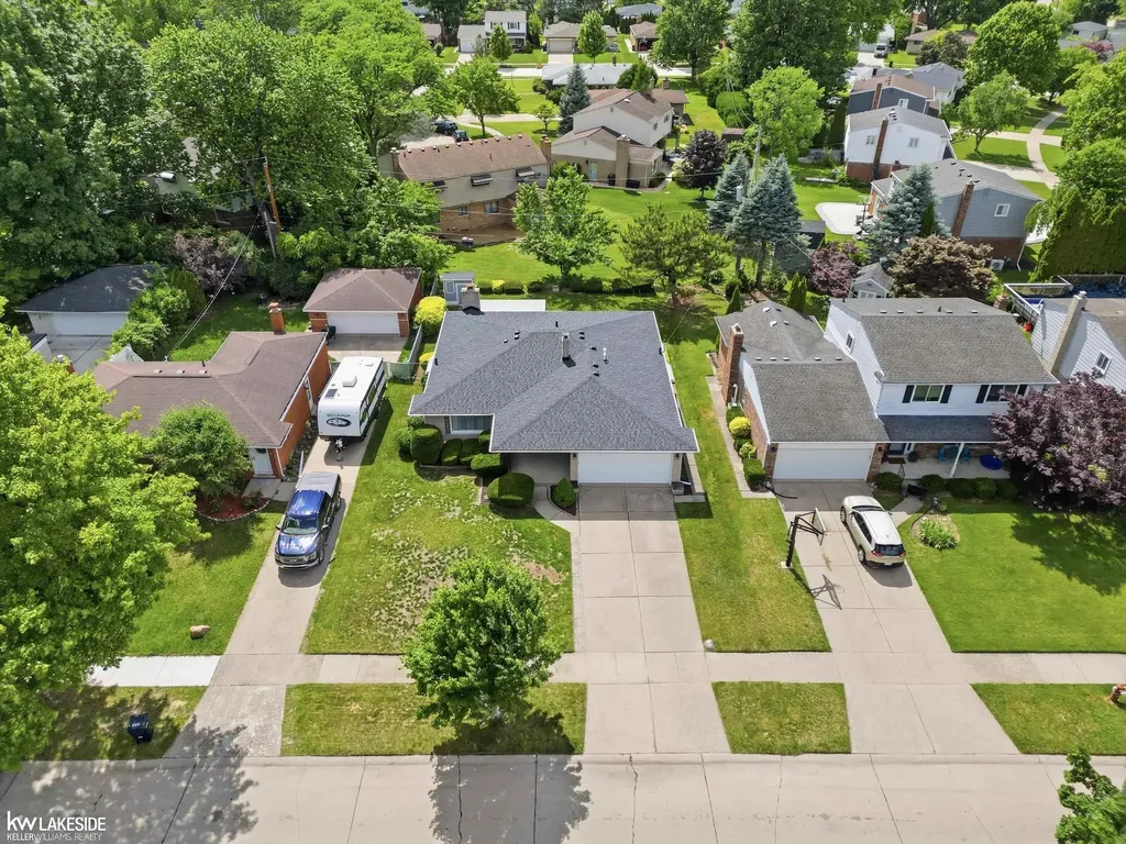 34265 Greentrees Road Sterling Heights City MI 48312