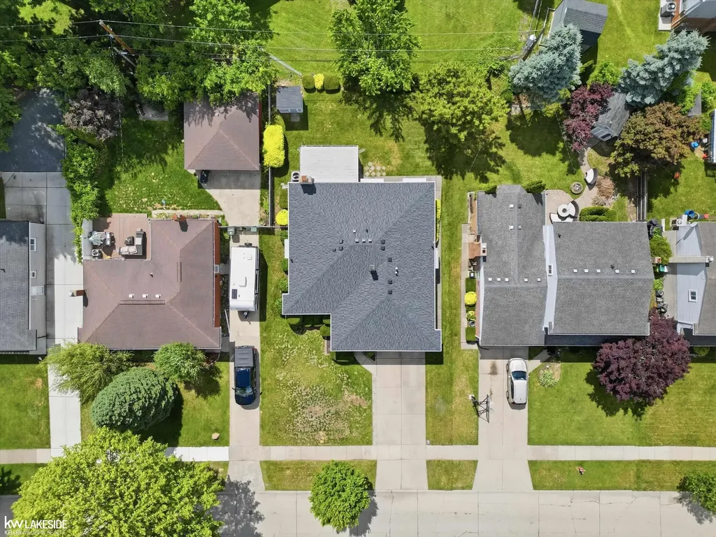 34265 Greentrees Road Sterling Heights City MI 48312
