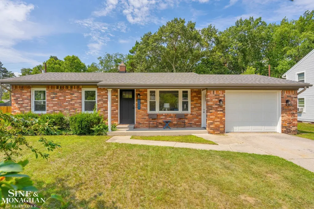 2849 20th Avenue Port Huron City MI 48060