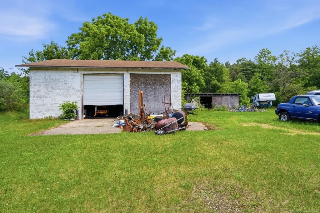 10332 W Dodge Road Montrose Charter Township MI 48457