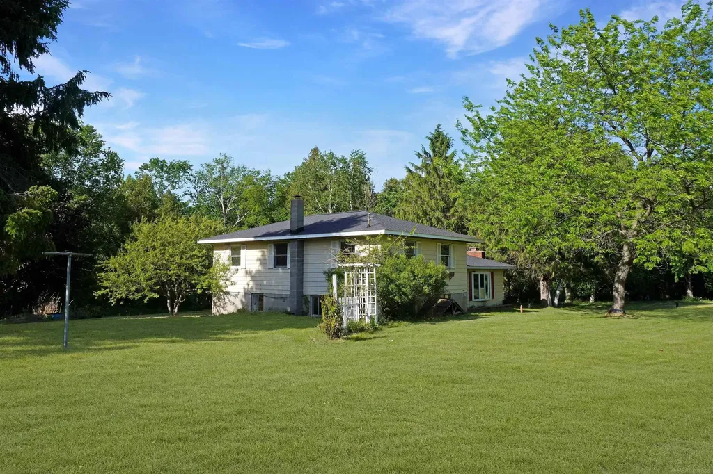 1385 N Blacks Corners Road Goodland Township MI 48444