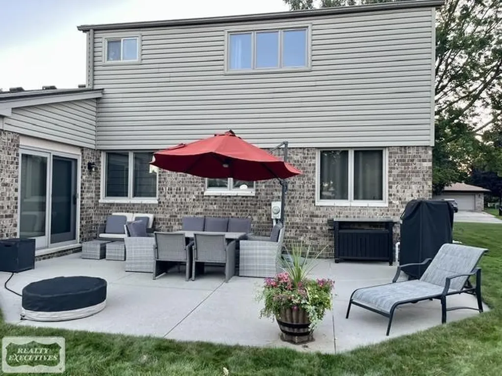 39696 Timberlane Drive Sterling Heights City MI 48310