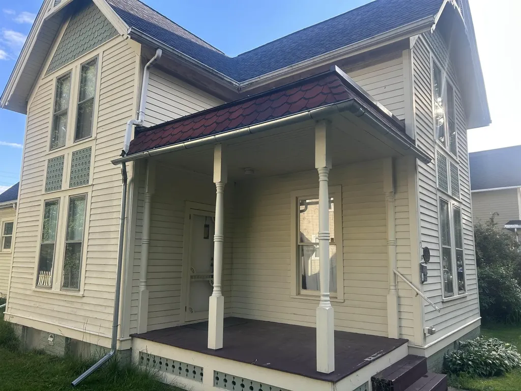 43 Lincoln Street Mt. Clemens City MI 48043
