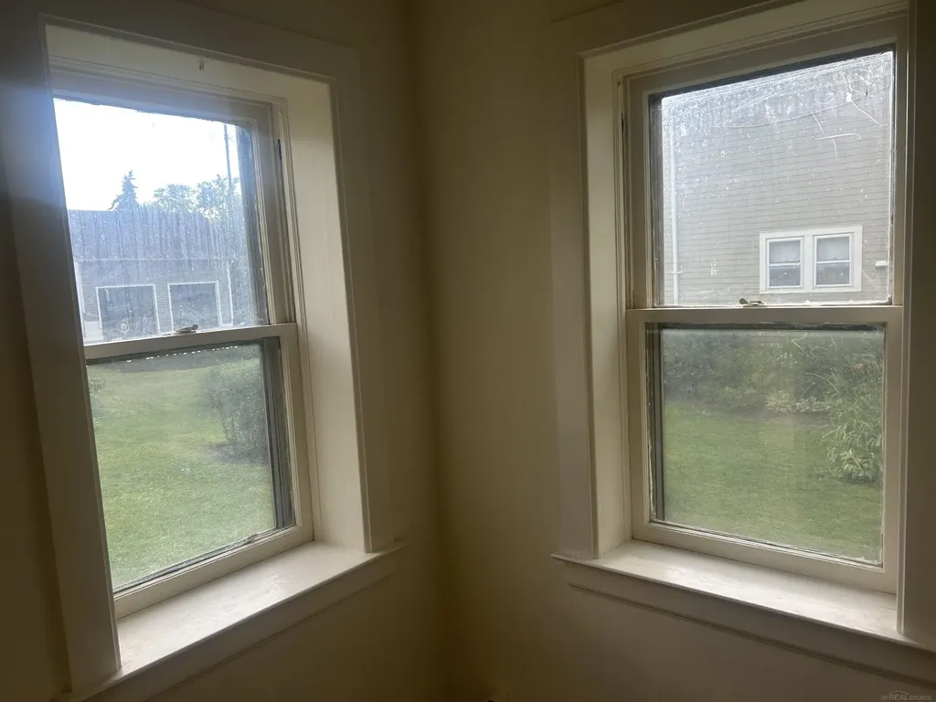 43 Lincoln Street Mt. Clemens City MI 48043