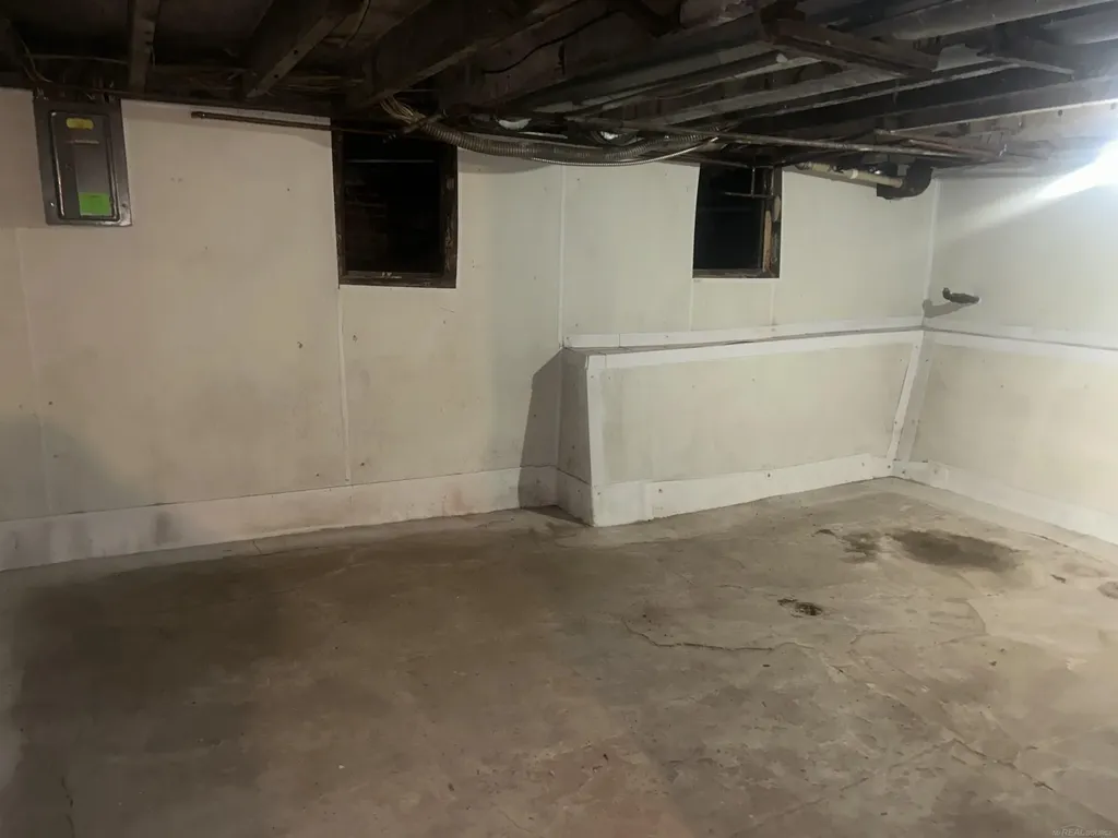 43 Lincoln Street Mt. Clemens City MI 48043