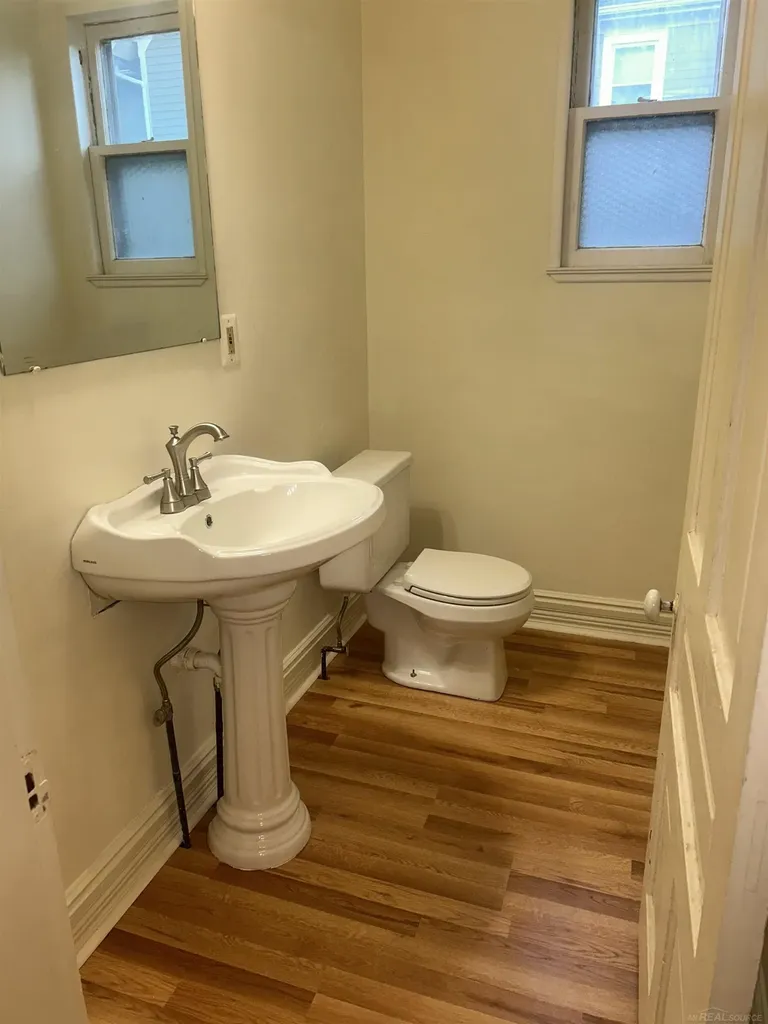 43 Lincoln Street Mt. Clemens City MI 48043