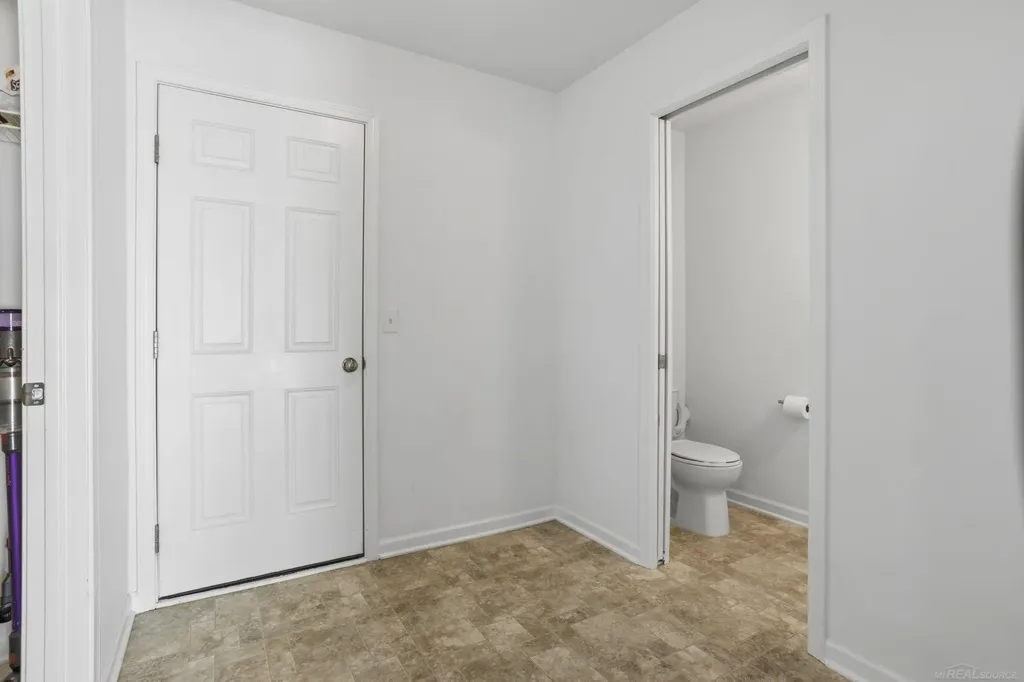 48643 Pioneer Avenue Macomb Township MI 48042