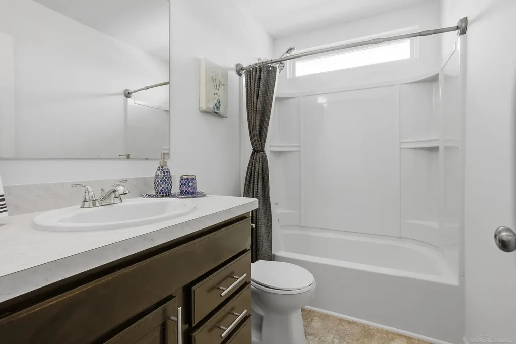 48643 Pioneer Avenue Macomb Township MI 48042