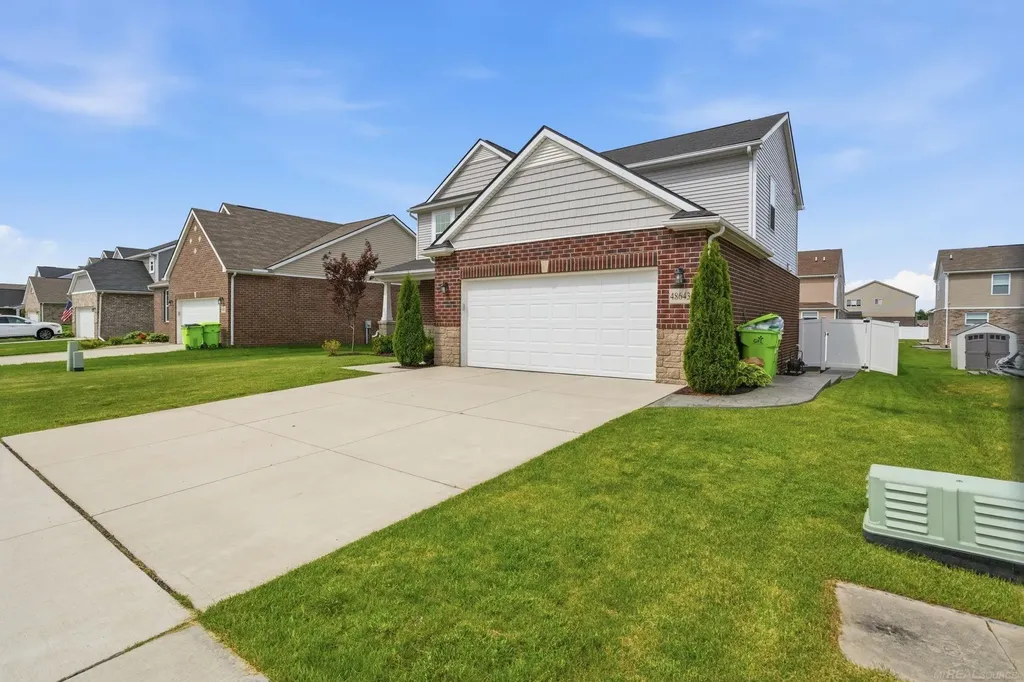 48643 Pioneer Avenue Macomb Township MI 48042
