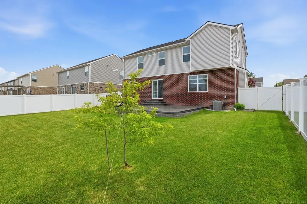 48643 Pioneer Avenue Macomb Township MI 48042