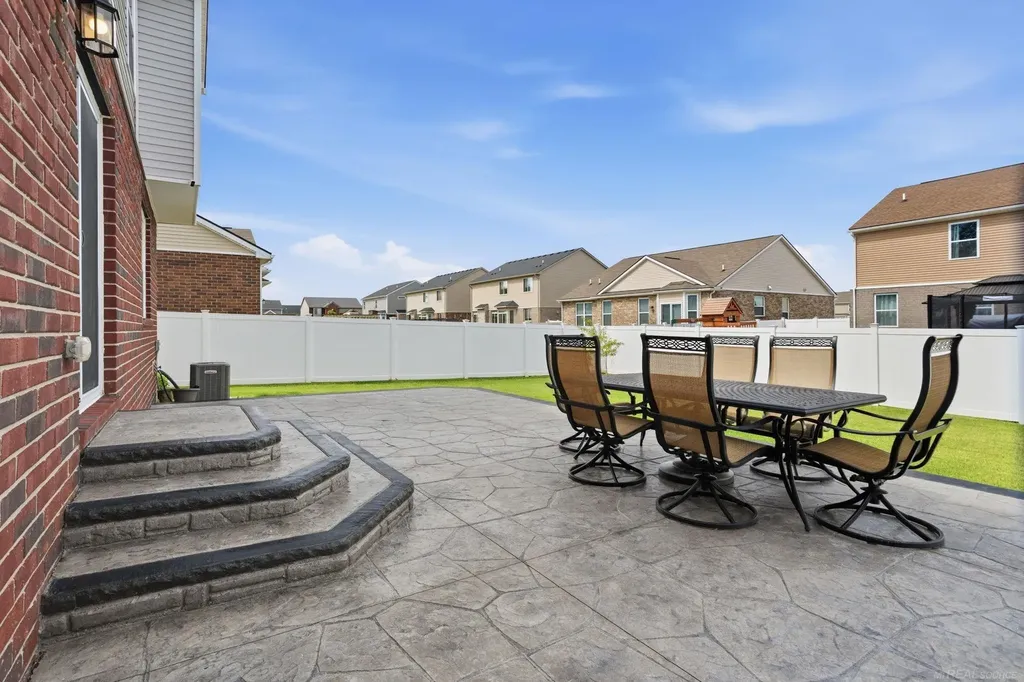48643 Pioneer Avenue Macomb Township MI 48042