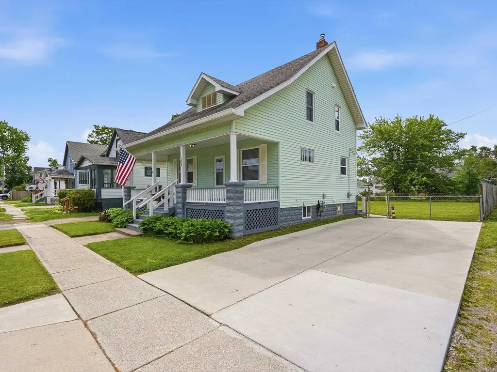 1328 Wells Street Port Huron City MI 48060