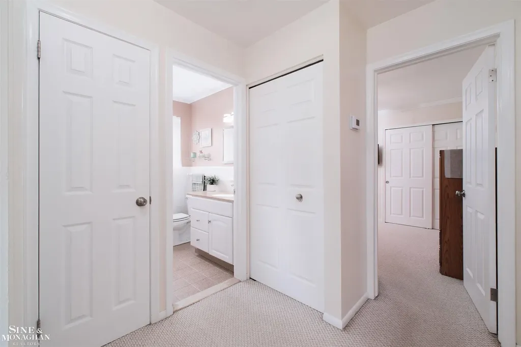 28111 Adler Drive Warren City MI 48088