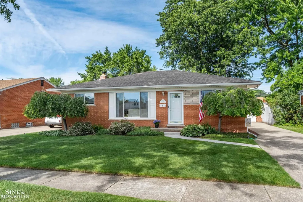 28111 Adler Drive Warren City MI 48088
