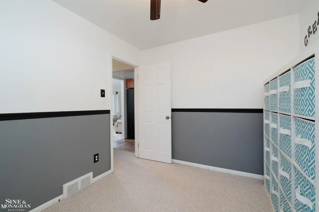 28111 Adler Drive Warren City MI 48088
