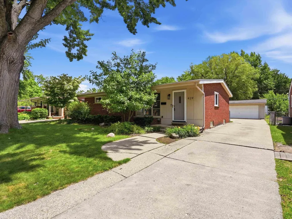 429 W Bloomfield Avenue Royal Oak City MI 48073